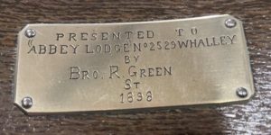 Chair 1898 presentation plaque - Bro R Green