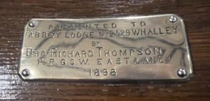 Chair 1898 presentation plaque - Bro R Thompson